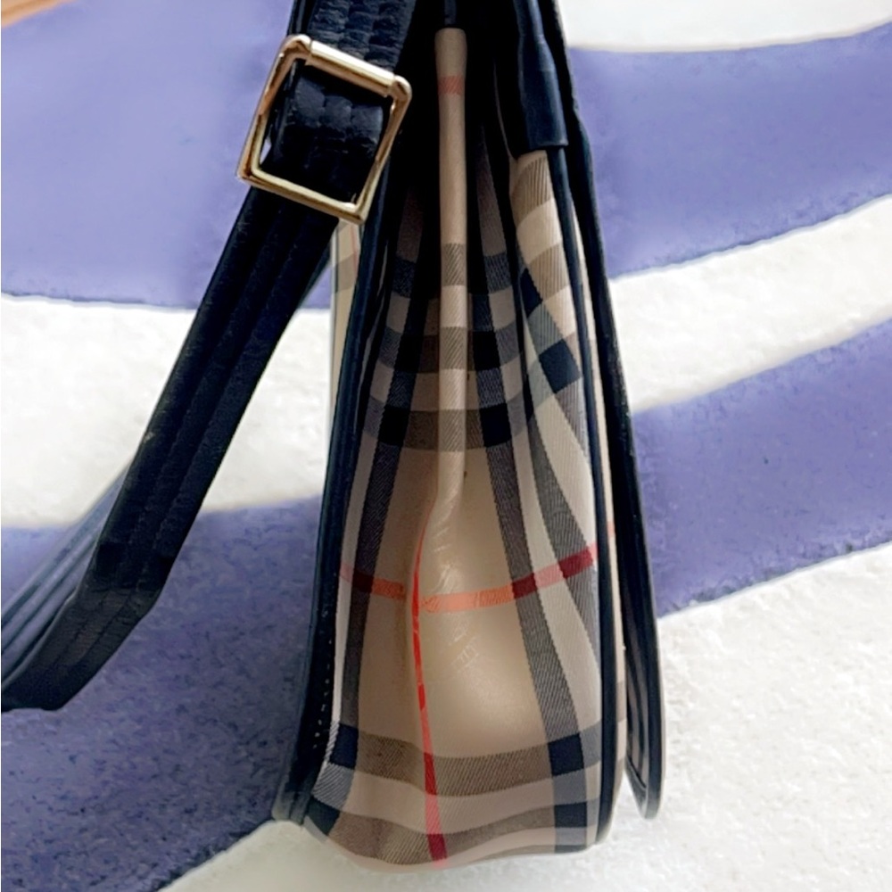 ❌❌SOLD❌❌Burberry messenger bag - Picture 3 of 7